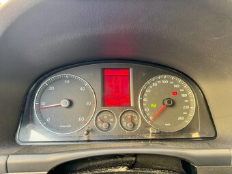 Volkswagen Touran 1.9 TDI DSG - 12