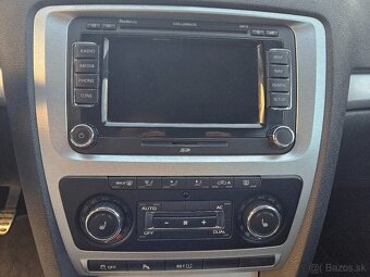 Skoda Octavia Combi 2.0TDI CR RS - 12