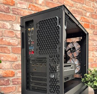 Ryzen 7 7800X3D\32GB\RTX 3080\SSD\1000W Zdroj - 12