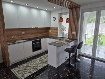 4-IZBOVÝ RADOVÝ RODINNÝ DOM - 12