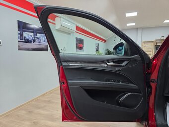 Alfa Romeo Stelvio 2.2 JTD 210k Veloce TI AWD A/T - 12