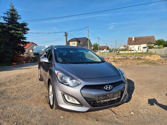 Hyundai i30 cw - 12