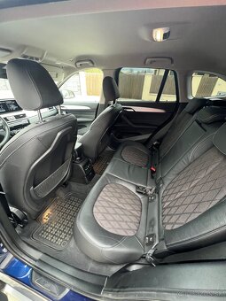 BMW X1 xDrive 20i A/T - 12