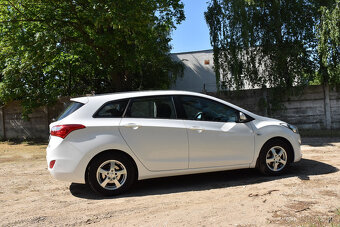 Hyundai i30 kombi, 1,6 benzín, 104 800 km, 2013 - 12