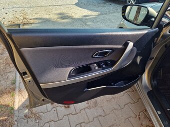 KIA Ceed 1.6 GDi EX/Gold 135k M6 (benzín) kup.SR - 12