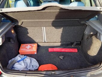 Renault clio 1.2 43kw rok 1.1.2000 - 12