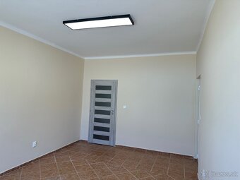 Skladové priestory v oplotenom areáli s vrátnikom - 12