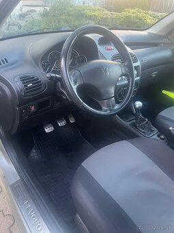 Peugeot 206. - 12