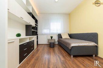 PRENÁJOM - PRIESTRANNÝ 3 IZ BYT S LOGGIOU A PARKOVANÍM - 12