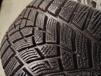 Predám Zimné pneu 215/55R17 98W - 12