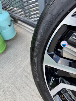 5x112 R17 Dezent + pneu 225/45 - 12