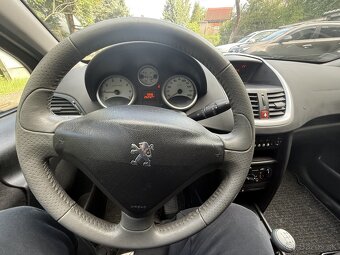 Peugeot 207 1.4 54kW benzin - 12