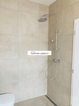 Moderný rodinný dom v obci Veľké Blahovo, Cena : 259 000,-EU - 12