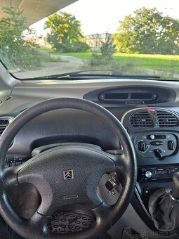 Citroen Xara Picasso 1.8 benzín 85 kw 2003 ročník - 12