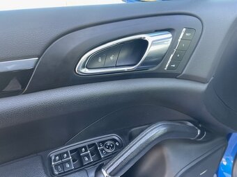Porsche Cayenne - 12