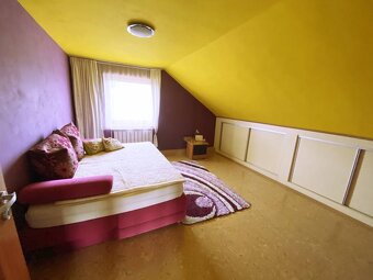 7 izbový rodinný dom s garážou,pozemok 730 m2 v obci Slatina - 12