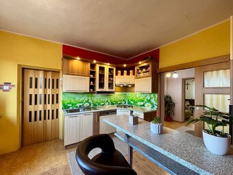 Priestranný dom s veľkým pozemkom – Nižná Hutka - 12