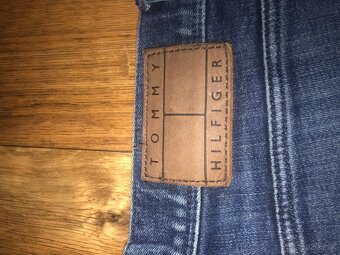 TOMMY HILFIGER originál pánske rifle w33/l36 L/XL - 12