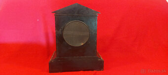 KRBOVÉ MRAMOROVÉ HODINY - 12