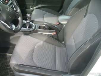 Hyundai i30 CW Combi 1.6 CRDI 9/2021 - 12