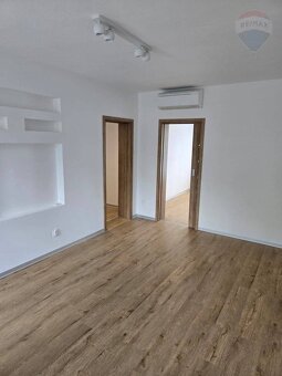 Výnimočný 4-izbový byt s 2 balkónmi, vlastným kúrením, klima - 12