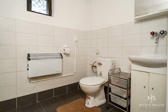 Ponúkame Vám exkluzívne na predaj rekreačnú chatu v časti Lá - 12