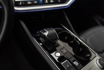 Predám VOLKSWAGEN TOUAREG 3.0 TDi webasto, odpočet DPH - 12