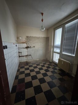 PROFI SŤAHOVANIE VYPRATÁVANIE PREPRAVA MONTÁŽ BÚRANIE KE - 12