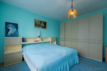 Rodinný dom s veľkým pozemkom vo Valaskej Dubovej - 12