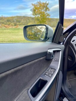 Volvo XC60 D4 R-Design - 12
