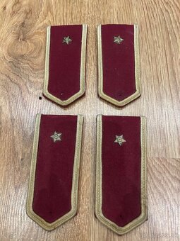 Konvlut starých komunistických predmetov - 12