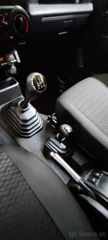 Suzuki Jimny 4x4 benzín 2021 - 12
