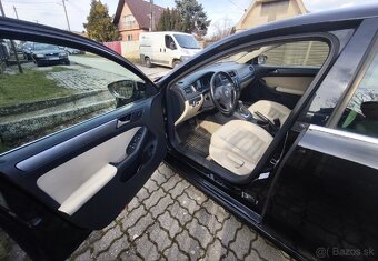 VW Jetta 1.6TDI DSG - 12