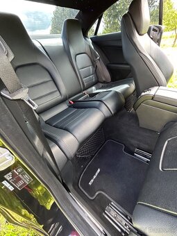 Mercedes benz E - 12