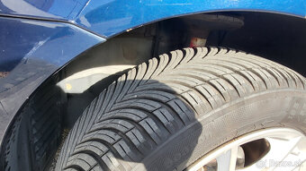 Toyota Corolla E12J rok 2004 - 12