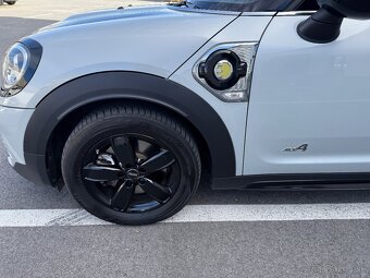 MINI COUNTRYMAN HYBRID ALL4 - 12