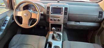 Nissan Pathfinder 2.5 dCi 4x4 - 12
