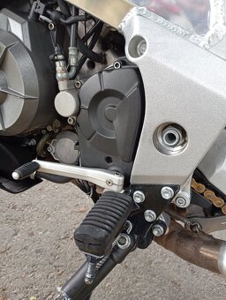 Aprilia Caponord 1000 - 12