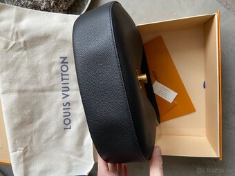Nádherná černá kabelka Low Key Louis Vuitton - 12