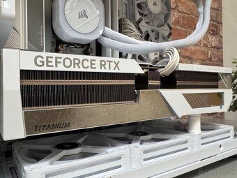 Ryzen 9 9900X3D\32GB\RTX 4080S\SSD\1000W Zdroj - 12