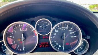 Mazda MX-5 Roadster - 12