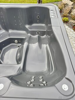 Štvorcová kúpacia kaďa, vírivka, jacuzzi - 12