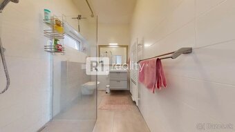 Pekný, zariadený 5 izb. rodinný dom v luxusnej radovej zásta - 12