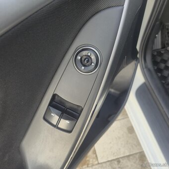 Hyundai i30 1.4i MPI DOHC CVVT Comfort - 12