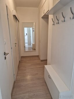 Ojedinelý, slnečný 1-i byt v tehlovom dome - 12