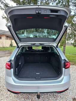 Volkswagen Passat variant Virtual/ Matrix/ Harman&Kardon/We - 12