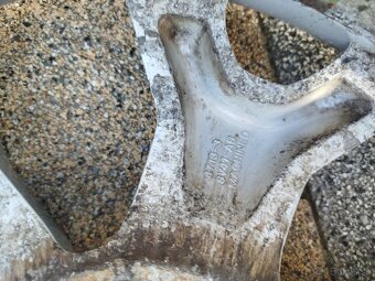 Elektróny Ford 5 -108,r 17 predám. - 12