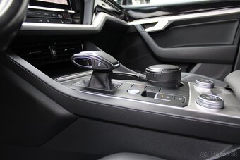 Volkswagen Touareg 3.0 V6 TDI SCR Elegance 4Motion, 1.majite - 12