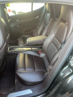 Porsche Panamera 4S 4.8i V8 - 12
