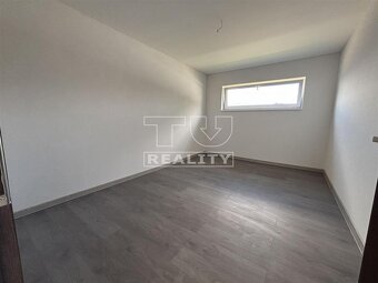 MODERNÝ 4-IZBOVÝ RODINNÝ DOM DEŽERICE - 12